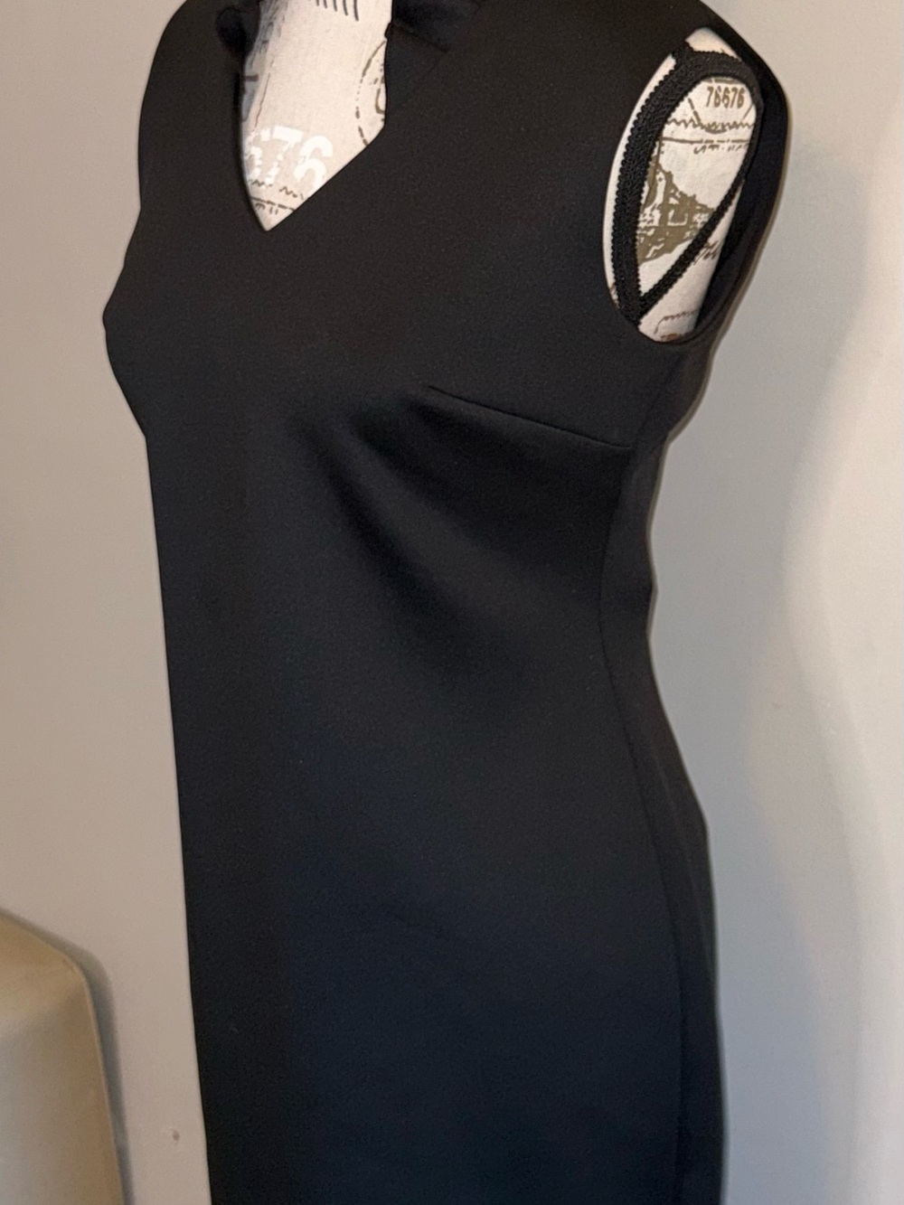 NWT Calvin Klein Black Sleeveless V-Neck Midi Dress with Ruffle Collar - Size 4 - Picture 5 of 10